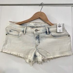 A&F light wash denim shorts, zipper, Low rise size 6